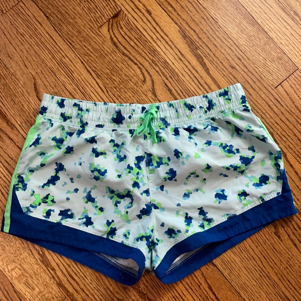 Girls Under Armour Shorts. Size Youth XL